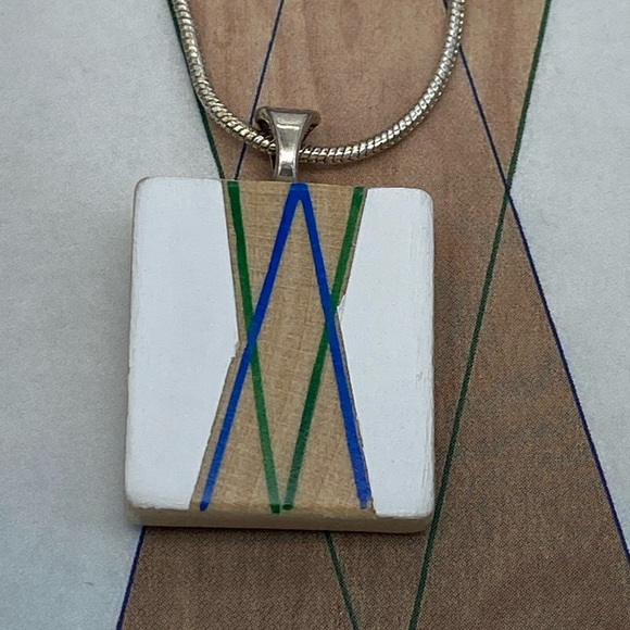 Jewelry - Handmade Elegant Necklace with silver chain.